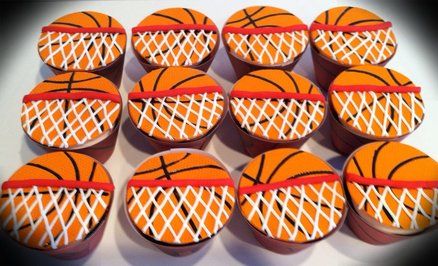 Basketball cupcakes - by Skmaestas @ CakesDecor.com - cake decorating website @Vicki Smallwood Smallwood Crozier Cake Basketball, Ball Cupcakes, Basketball Cupcakes, Sport Cupcakes, Basketball Cookies, Sports Cookies, Basketball Cake, Ball Birthday Parties, Sport Cakes