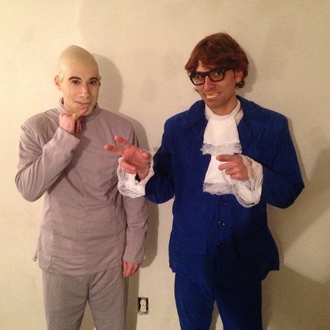 Sam & Ben Tv Costume Ideas, Dr Evil Costume, Nostalgic Costumes, Iconic Duo Costumes, Evil Costume, Austin Powers Costume, Hubie Halloween, Tv Costume, Family Themed Halloween Costumes