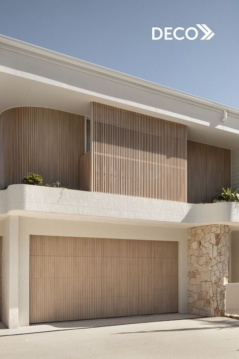 Luxury Home Facade, Garage Facade Design, Garage Cladding Ideas, Beach House Facade, Exterior Cladding Ideas, Timber Battens, Cladding Design, Wooden Facade, House Cladding