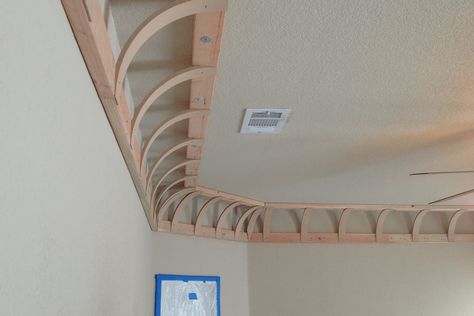 A cove is an arc that connects the ceiling to the wall Cove Ceiling Ideas, Arc Ceiling, Curved Molding, Tray Ceiling Bedroom, Archways In Homes, Cove Ceiling, Coved Ceiling, Ceiling Trim, Floor Molding