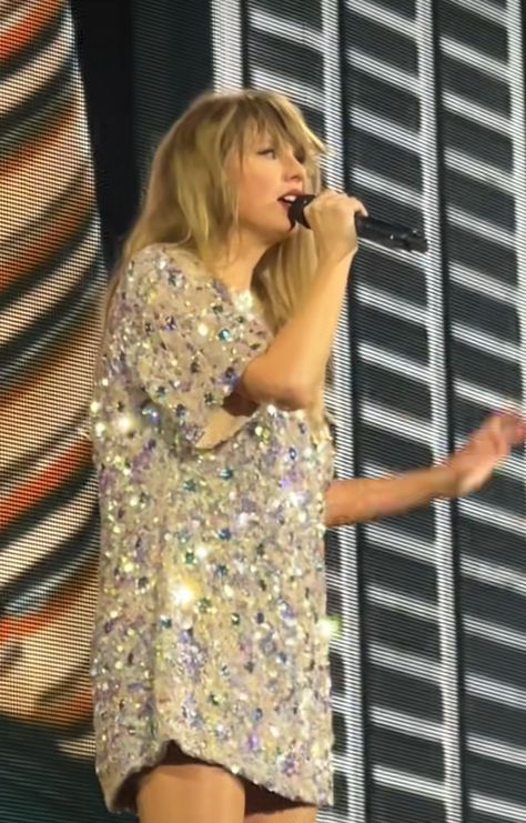 Taylor Swift Sequin Dress, Taylor Swift Sequin, Midnights Dress, Taylor Swift Midnights Eras Tour, Taylor Swift Silver, Midnights Eras Tour, Miss Americana, Taylor Swift Midnights, Silver Shirt