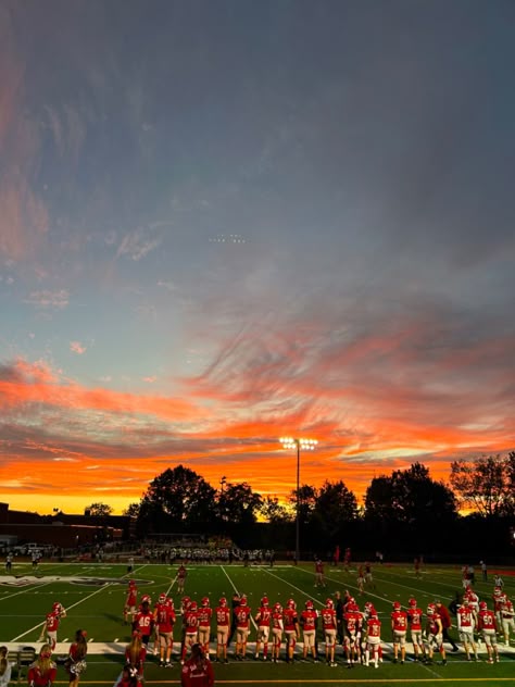 Fall Football Game Aesthetic, Fall Sports Aesthetic, Fall Cheer Aesthetic, American Fall Aesthetic, Fall High School Aesthetic, Fall Football Aesthetic, Football Games Aesthetic, Football Season Aesthetic, School Fall Aesthetic