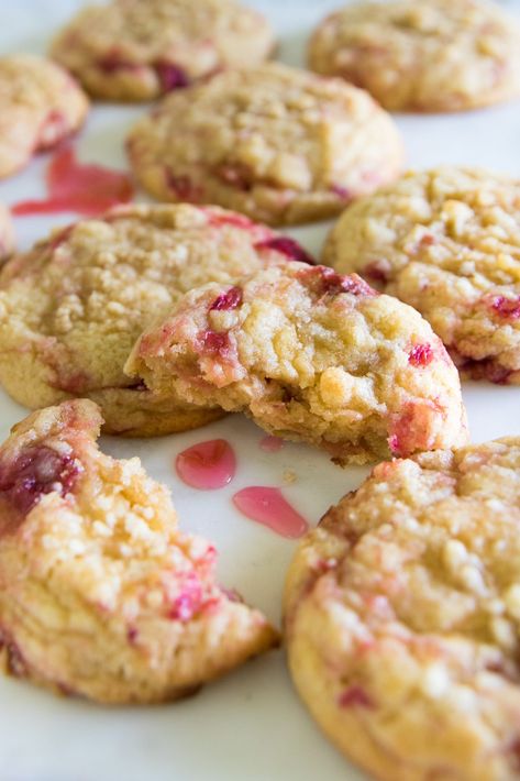 Rhubarb Cookies, Crumble Cookie Recipe, Roasted Rhubarb, Crumble Cookies, Honey Cornbread, Rhubarb Desserts, Rhubarb Crumble, Rhubarb Recipes, Strawberry Rhubarb