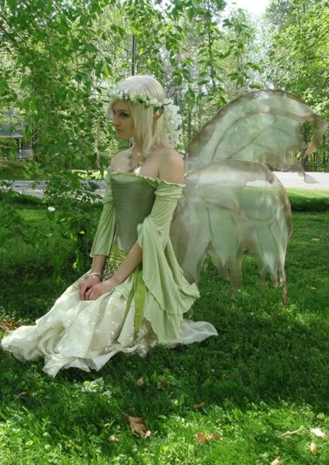 Sleeves Fairy Costume #costumes, #fashion, #fairies, https://facebook.com/apps/application.php?id=106186096099420 Garden Fairy Costume, Faerie Costume, Fairy Photoshoot, Fairy Cosplay, Illustration Fantasy, Fairy Outfit, Fairy Dresses, Fairy Clothes, Fairy Aesthetic