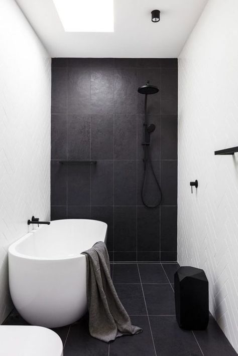 Wet Room Bathroom, Top Bathroom Design, Black And White Bathroom, Bathroom Design Trends, Bad Design, Bathroom Layout, Design Del Prodotto, Luxury Kitchens, Bathroom Renos