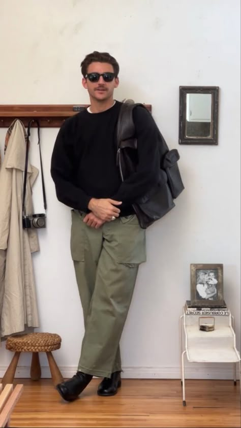 Dark Color Outfits Aesthetic, Xandercore Aesthetic, Clean Style Outfit Men, Smart Casual Men’s Fashion, Loafer Outfit Men, Loafers Streetwear, Style Cargo Shorts, Cool Look, Short Men Fashion