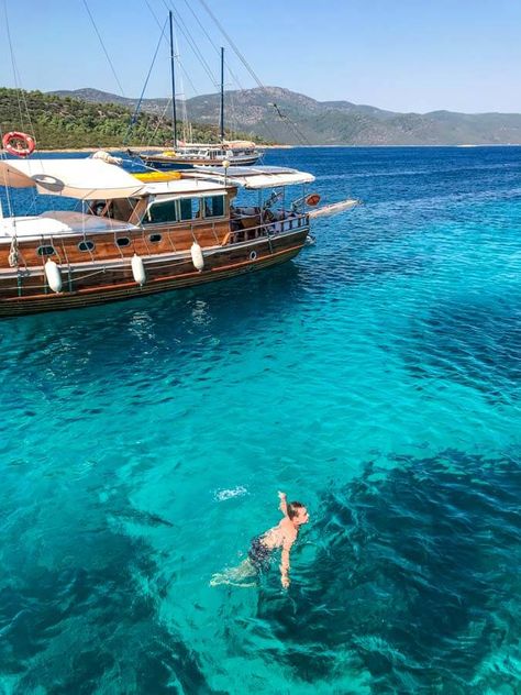 Bodrum or Marmaris: Which Resort Destination is Best For You? Santorini Boat Tour, Croatia Boat Trip, Trip To Turkey, Turkey Trip, Cruise Activities, Cruise Italy, Boat Travel, Turkey Holiday, Outdoor Adventure Activities