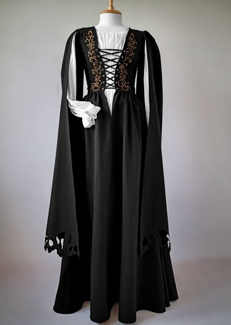 Medieval Dress Sleeves, Fantasy Clothing Witch, Witch Gown Fantasy Dress, Grisha Inspired Outfits, Medieval Clothing Women Royal, Dark Medieval Dress, Grey Medieval Dress, Fantasy Medieval Outfit, Medieval Black Dress