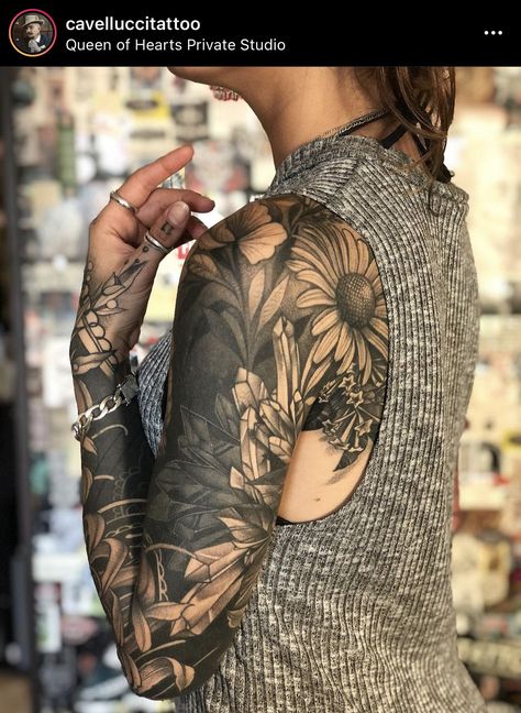 Arm Cover Up Tattoos, Forearm Cover Up Tattoos, Tatuaje Cover Up, Feminine Shoulder Tattoos, Black Sleeve Tattoo, Cover Up Tattoos For Women, Black Tattoo Cover Up, Hip Thigh Tattoos, Black White Tattoos