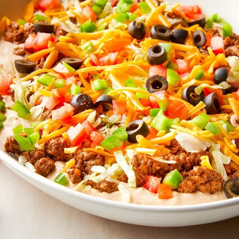 7 Layer Taco Dip With Ground Beef, 7 Layer Taco Dip With Meat Ground Beef, Hot Taco Dip With Ground Beef, Ground Beef Appetizer, Simple Party Foods, Mexican Taco Dip, Taco Dip With Ground Beef, Beef Taco Dip, Ground Beef Taco Dip