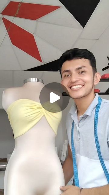 Dicxon Rangel♈ on Instagram: "📌Top Cruzado #tutorial #tutorialdecostura #costuracreativa #costura #trucosdecostura #tipsdecostura #confecciontextil #Colombia #sewing" Causual Outfits, Top Brands, Crop Top, Couture, Crop Tops, Crochet, Fabric, On Instagram