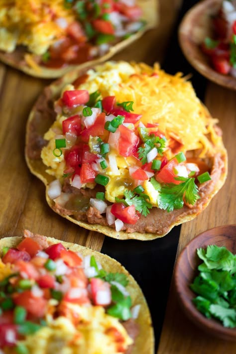 Mini Phyllo Quiche Cups Recipe - Peas and Crayons Refried Beans And Eggs, Breakfast Plating, Breakfast Tostadas, Mexican Egg, Tasty Cauliflower, Paleo Breakfasts, Tostada Recipes, Taco Toppings, Plating Ideas