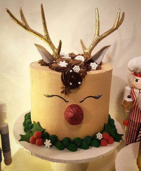 Reindeer Cake, Christmas Birthday Cake, Reindeer Cakes, Ballerina Cakes, Gluten Free Christmas, Winter Cake, Salty Cake, Gingerbread Cake, Christmas Food Dinner