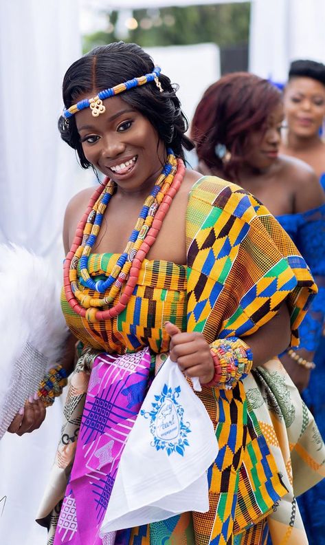 Ghana Traditional Dress, Wedding Dress African Style, Ghanian Traditional Wedding, Ghana Traditional Wear, Ghanian Culture, Traditional Wedding Dress African, Ghana Clothing, Akan Tribe, African Style Dresses