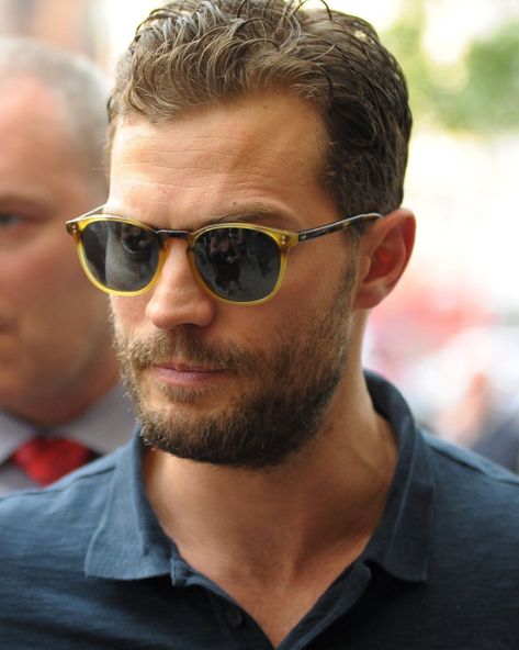 Men Casual Style, Amelia Warner, Oliver Peoples Glasses, Oliver Peoples Sunglasses, Mens Sunglasses Fashion, Mens Glasses Fashion, Sunglasses Summer, Rugged Men, Gq Style