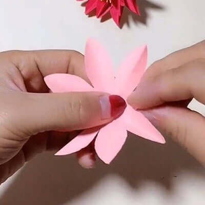 3D paper flower bouquet 3d Paper Flower Bouquet, Easy Paper Flower Bouquet, Crafting Ideas For Kids, Paper Flowers Bouquet, Arts And Crafts For Kids Toddlers, Encanto Birthday, Flower Table Decorations, Paper Flower Art, Flowers Craft