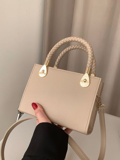 #bagsforsale #love #leatherbags #leatherbag #trending #instafashion #ootd #fashionbags #trendy #totebags #handbagmalaysia #bhfyp #handbagsale Formal Bags For Women, Ladies Purses Handbags Style, Classy Bags, Fancy Handbags, Elegant Handbags, Elegant Purse, Classy Purses, Spring Purses, Modern Handbag