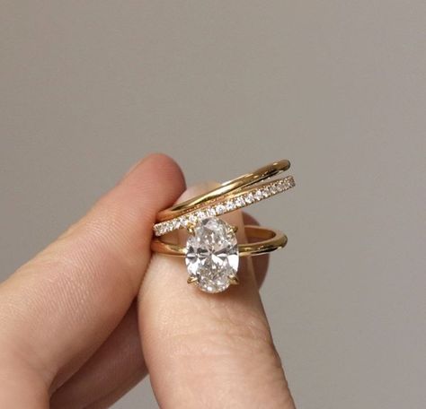 Engagement Ring With Band, Ring With Band, Pave Wedding Band, خواتم خطوبة, Cute Engagement Rings, Oval Engagement Ring, Ring Inspo, Oval Engagement, Morganite Engagement