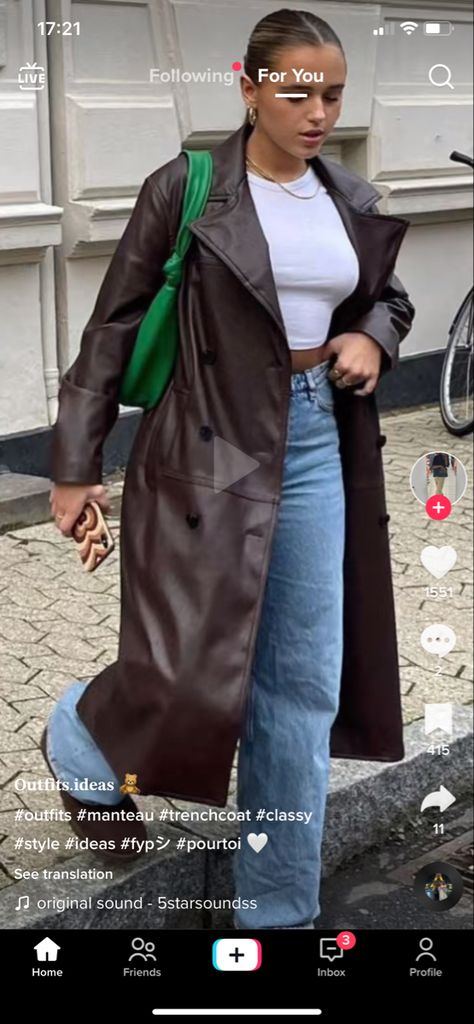 Leather Trench Coat Outfit Spring, Long Leather Jacket Brown, Long Brown Leather Trench Coat Outfit, Green Bag Outfit Winter, Chocolate Trench Coat Outfit, Green Leather Trench Coat Outfit, Green Leather Coat Outfit, Long Brown Leather Coat Outfit, Brown Leather Trench Outfit