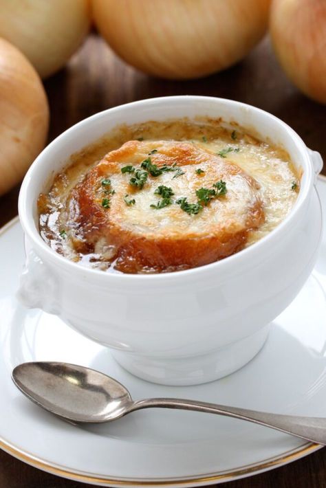 Michael Symon French Onion Soup Garlic Baguette, Easy French Onion Soup Recipe, Crockpot French Onion Soup, Bread Toppings, Michael Symon, Burrata Salad, French Onion Soup Recipe, Onion Soup Recipes, Bay Leaves