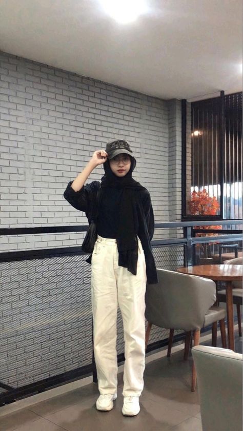 Ootd Korean Style Hijab, Simple Outfits Hijab, Outfit Hijab Ideas, Outfit Hijab Simple, Ootd Ngampus, Korean Style Hijab, Ootd Hijab Simple, Outfit Ngampus, Haircut Selfie