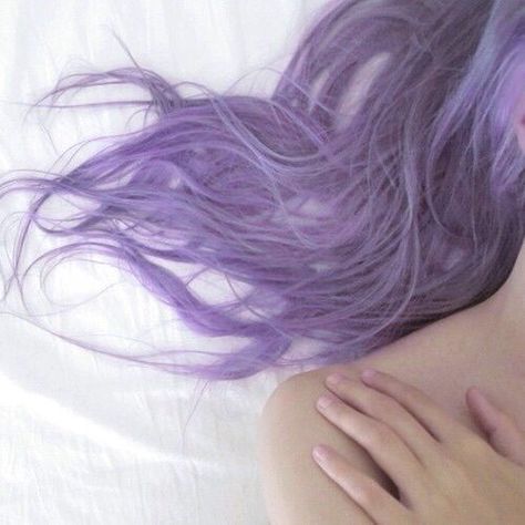 Transform your hair into this dreamy, faded pastel purple! 💜 Discover the perfect colour idea that'll leave you feeling cute. Our light purple, hydrating and glossy hair dye is the secret to achieving your soft aesthetic. Say goodbye to dull hair and hello to a vibrant, head-turning lavender. 💁‍♀️ Whether you're looking for a subtle change or a bold statement, this pastel purple shade is a versatile choice. 🌟 #GorgeousHair #FadedPastelPurple #LightPurple #HydratingHairDye #Y2KAesthetic 🌟 Mode Purple, Lilac Hair, Pastel Hair, Pastel Purple, Unique Hairstyles, Grunge Hair, Purple Aesthetic, Wedding Planners, Aesthetic Hair