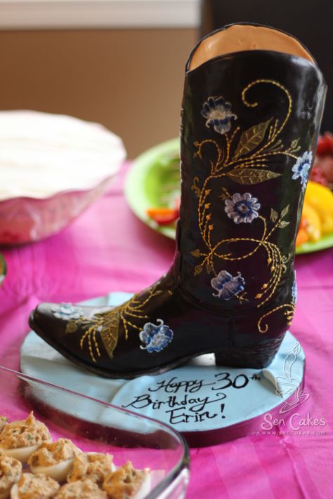 Cowboy Boot Birthday Cake | My 16th birthday cake!!! Cowboy Boot Cake, Boot Cake, Cool Cakes, Cowboy Poetry, Cowgirl Cakes, Cowboy Cakes, Cake Story, Book Cakes, Cake Wrecks