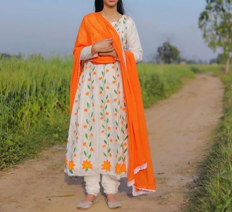 Frock Suit Painting Designs, Suit Painting Designs, Besan Laddu Recipe, Frock Long, Designer Punjabi Suits Patiala, New Style Suits, Frock Ideas, Suit Painting, Painted Suits