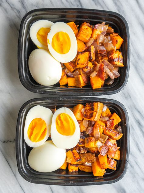 This Paleo Breakfast Meal Prep recipe is the easiest way to prep 5 paleo breakfasts in just one hour. Make this paleo breakfast on Sunday and enjoy it all week long! Hard Boiled Egg Breakfast, Paleo Breakfast Easy, Menu Sarapan Sehat, Paleo Meal Prep, Paleo Recipes Breakfast, Resep Diet, Breakfast Meal, Diet Breakfast, Paleo Diet Recipes