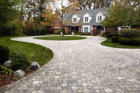 Driveway Circle - Traditional - Landscape - Chicago - by Krugel Cobbles, Inc. | Houzz Driveway Circle, Ranch Driveway, Circle Driveway Landscaping, Ranch Addition, Circle Driveway, Chicago Landscape, Driveway Design, Driveway Landscaping, Modern Ranch