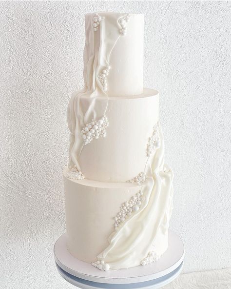 Elegant Wedding Cake Toppers, Flower Wedding Cake, Wedding Cake Pearls, Wedding Moodboard, Dubai Wedding, Elegant Wedding Cakes, Wedding Cakes With Flowers, Wedding Mood Board, Bakery Cakes