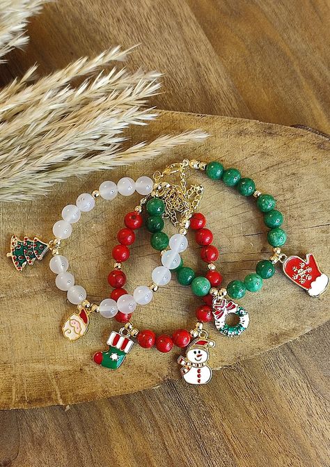 Christmas Bracelet- Funny Christmas Bracelet-Santa Braclet-Christmas Bracelet Christmas Handmade Jewelry, Diy Christmas Bracelets, Xmas Bracelets, Christmas Bracelet Ideas, Holiday Bracelets, Bracelet Christmas, Jewelry Organizer Diy, Bead Charms Diy, Design Bracelet