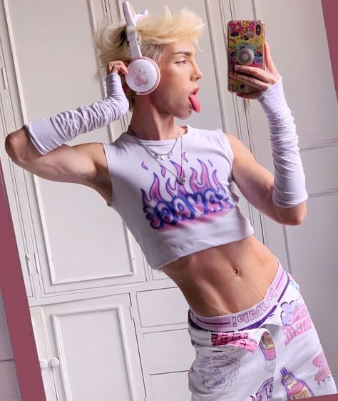 Twink Outfit Idea, Bimbocore Outfits Male, Twink Fashion Aesthetic, Male Crop Top Aesthetic, Man In Crop Top, Fem Male Outfits, Gay Man Outfit, Gay Man Fashion, Twink Aesthetic Outfits