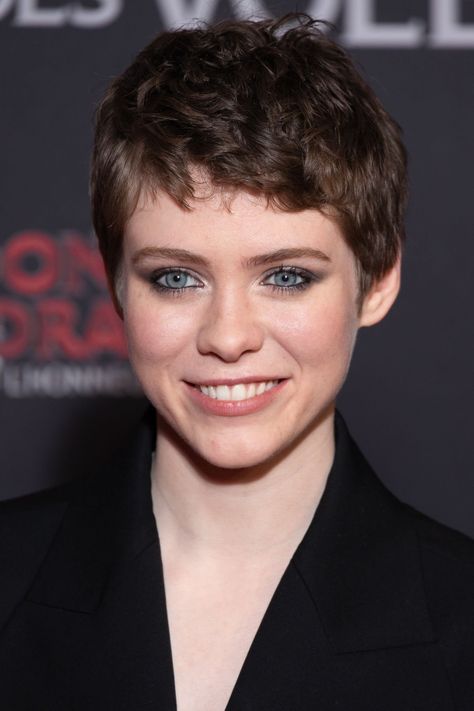 Sophia Lillis, Female Head, Big Crush, Cute Cosplay, Emma Stone, Short Hair Cuts, Short Hair, Short Hair Styles, Hair Cuts