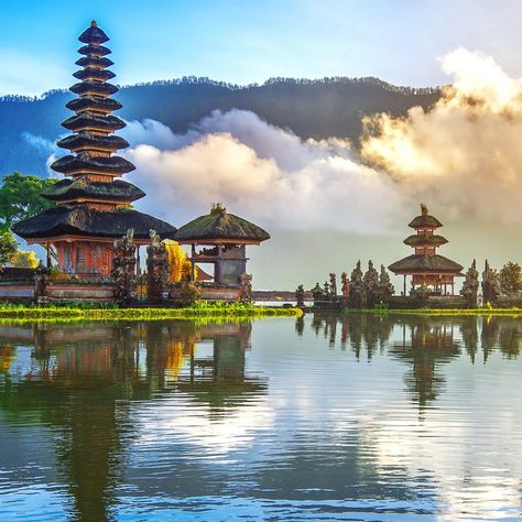 Bali Images, Bali Landscape, Illness Humor, Bali Painting, Best Of Bali, Gourmet Sweets, Bali Art, Water Temple, Bali Itinerary