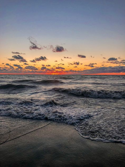 Colorful Sunsets, Waves Sea, Fashion Gal, Sunsets And Sunrises, Beach Wallpaper, Ontario Canada, Summer Fits, Sunrise Sunset, Beautiful Nature