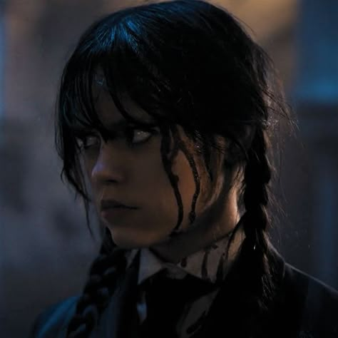 wednesday addams, netflix, screenshot, black and white, wednesday, jenna ortega, goth, gore, blood, the addams family Wednesday Addams, Jenna Ortega, Black Hair, A Woman, On Twitter, Twitter, Hair, Black