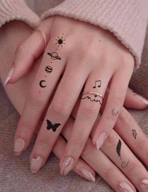 Tato Salib, 42 Tattoo, Tato Dengan Makna, Tato Minimal, Tato Jari, Tato Henna, Hand And Finger Tattoos, Pretty Hand Tattoos, Henna Tattoo Designs Hand