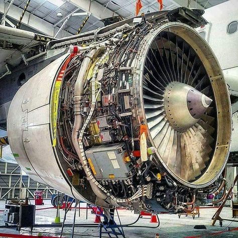 Boeing 747 engine ... Follow @mechanicaleducation Via @mechanicalviral  Tag your friends Airplane Mechanic, Plane Engine, Aviation Quotes, Aviation Engineering, Aircraft Mechanics, Airplane Photography, Aircraft Maintenance, Gas Turbine, Pub Decor