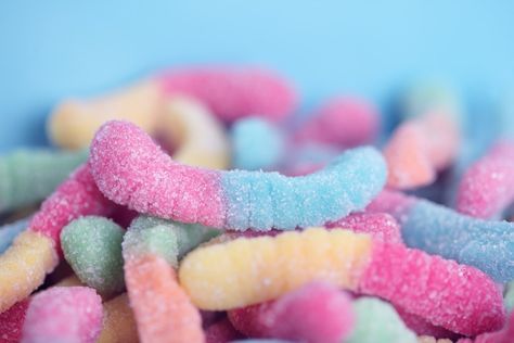 Running out of candy for trick-or-treat? No worries, we have the perfect gummy worms recipe for you. These sour candies will be a welcome break. Gummy Worms Recipe, Gummy Snacks, Gummi Candy, Sour Gummy Worms, Gummies Recipe, Bible Object Lessons, Unflavored Gelatin, Cbd Gummies, Gummy Worms