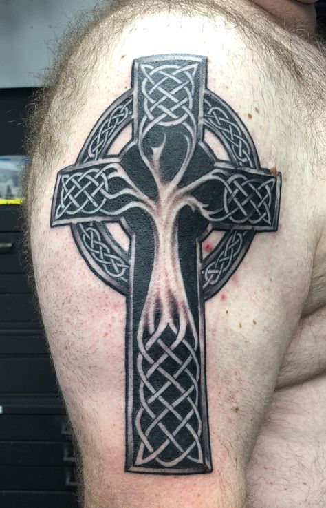 Celtic Cross Tattoo For Men, Celtic Cross Tattoo, Tattoo Celtic, Celtic Cross Tattoos, Arm Tats, Cross Tattoo For Men, Cross Tattoos, Mens Shoulder Tattoo, Celtic Tattoos