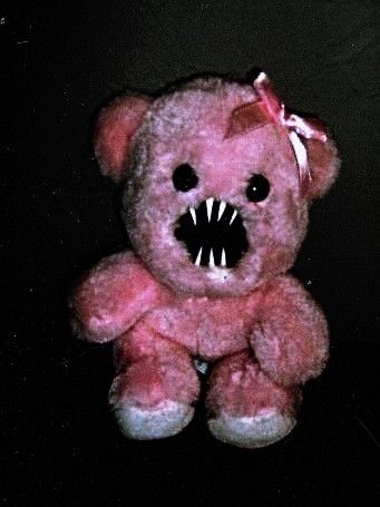 Scary Toys Aesthetic, Stuffed Animal Gore, Creepy Teddy Bear Diy, Gore Plushies, Creepy Puppet, Creepy Plushies, Cute Doll Makeup, Doll Creature, Creepy Stuffed Animals