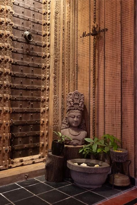 This House Is A Treasure Trove Of Elements, Antiques, And Crafts | Interior space by Druvi Sonawala - The Architects Diary Entryway Ideas Indian, Chettinad Furniture, Door Art Ideas, Artifacts For Home Decor, Traditional Furniture Design, Indian Inspired Decor, Antique Interiors, Craft Shelves, Antique Wall Decor