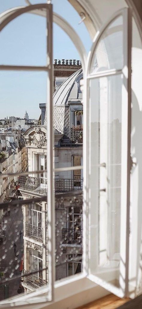 Chasing Money, Vintage Parisian, Paris Vibes, Thriller Novels, Romantic Paris, Parisian Lifestyle, Parisian Life, Paris Aesthetic, Parisian Apartment