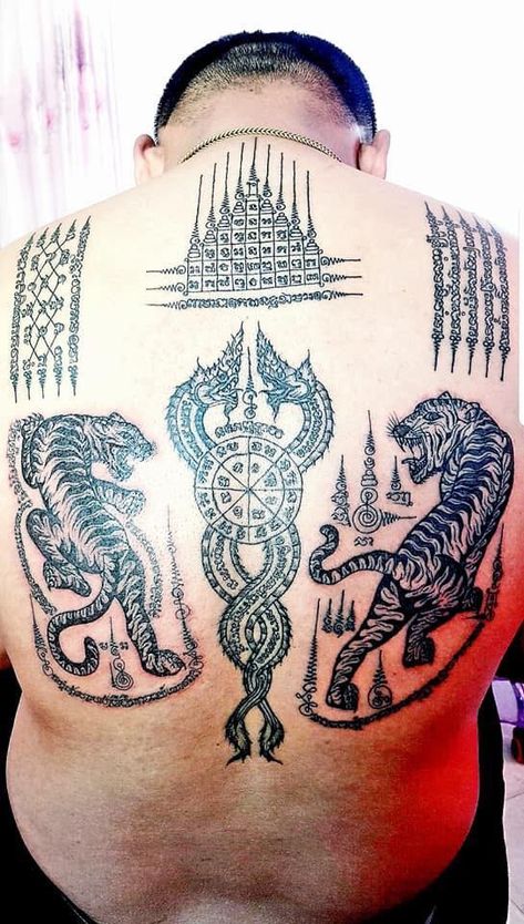 សាក់យន្ត័ខ្មែរ​ sak yant khmer  #cambodiatattoo #yanttattoo #khmerempire #sakyanttattoo #cambodia  #tattoo #khmertattoo #sakyant  #magic  #blackmagic Suk Yant Tattoo, Traditional Cambodian Tattoo, Sak Yant Tattoo Men, Cambodia Tattoo, Tattoo Khmer, Sakyant Tattoo, Cambodian Tattoo, Acab Tattoo, Lucky Cat Tattoo