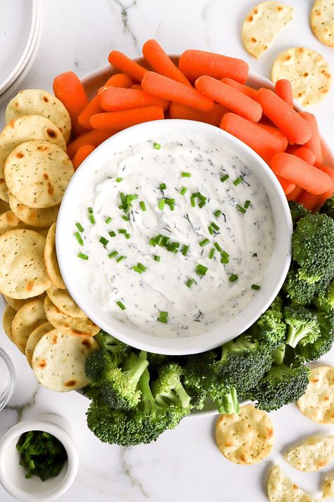 Greek Yogurt Ranch Dip (Easy Homemade Recipe) Yogurt Ranch Dip, Greek Yogurt Ranch Dip, Healthy Veggie Dip, Yogurt Ranch, Greek Yogurt Ranch, Homemade Ranch Dip, Ranch Dip Recipe, Homemade Greek Yogurt, Dip Easy