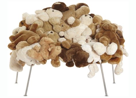 Moss_Campana_TeddyBearBanquete Campana Brothers Furniture, Teddy Bear Wall Decor, Bear Furniture, Teddy Chair, Teddy Bear Decor, Mediterranean Style Interior, Teddy Bear Chair, Upcycle Toys, Brazilian Furniture