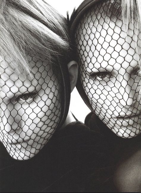 Anja Rubik and Iselin Steiro by Camilla Akrans (2006). Camilla Akrans, Post Apocalyptic Fashion, Net Fashion, Apocalyptic Fashion, Anja Rubik, Moda Fashion, Fashion Photo, Black Noir, Editorial Fashion