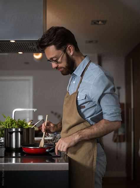 Cooking Icon, Cooking Photos, Cooking Photography, Kitchen Drawing, Man Cooking, Cooking At Home, Cooking Bacon, Chef Clothes, Cooking Recipes Healthy