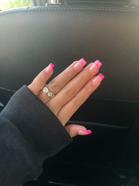 Bright Pink French Tip Nails, Nails Preppy, Aesthetic Beach Sunset, Square Gel Nails, Aesthetic Vanilla Girl, Beach Sunset Aesthetic, Nail Inspo Summer, Preppy Nails, Pink Tip Nails